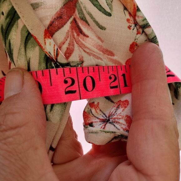 Sweet rain peekaboo top - Picture 6 of 8